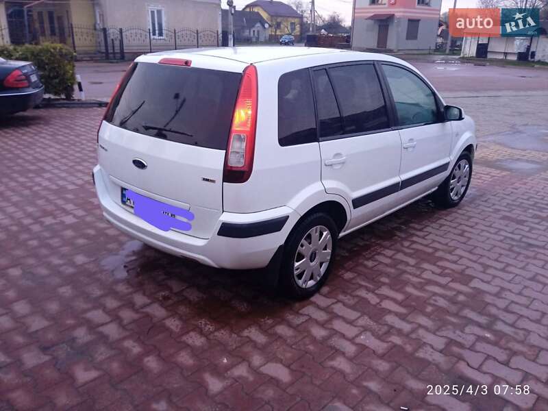 Хэтчбек Ford Fusion 2009 в Долине