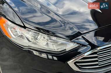 Седан Ford Fusion 2017 в 