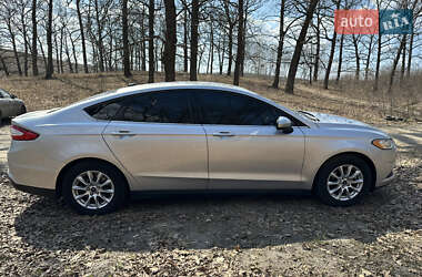 Седан Ford Fusion 2014 в 