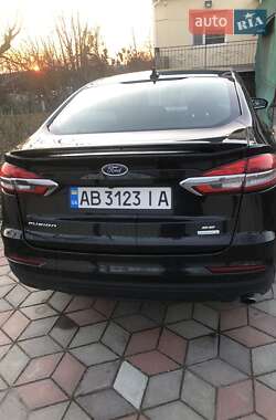 Седан Ford Fusion 2018 в 