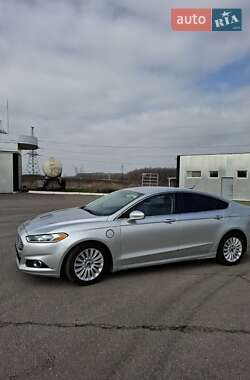 Седан Ford Fusion 2015 в 