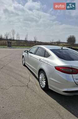 Седан Ford Fusion 2015 в 