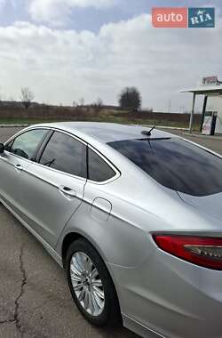 Седан Ford Fusion 2015 в 