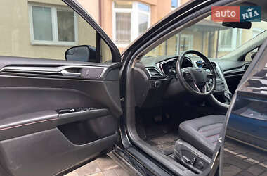 Седан Ford Fusion 2016 в 