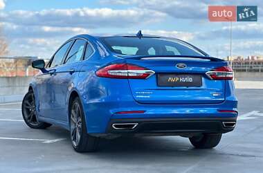Седан Ford Fusion 2020 в 