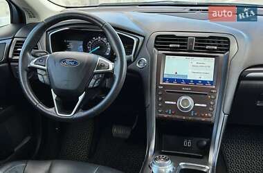 Седан Ford Fusion 2020 в 