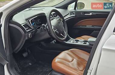 Седан Ford Fusion 2019 в 