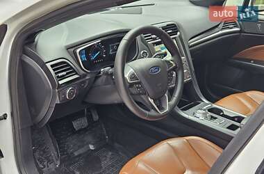 Седан Ford Fusion 2019 в 