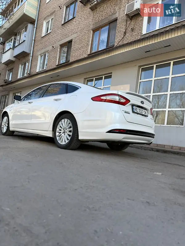 Седан Ford Fusion 2014 в 