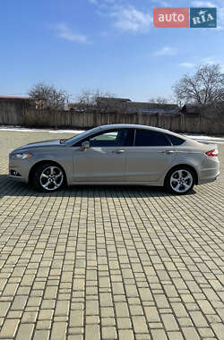 Седан Ford Fusion 2014 в 