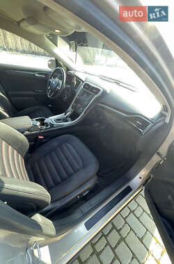 Седан Ford Fusion 2014 в 