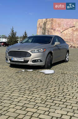 Седан Ford Fusion 2014 в 
