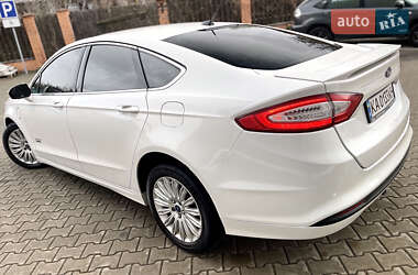 Седан Ford Fusion 2013 в 