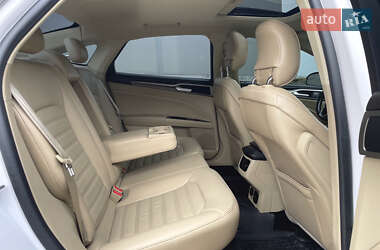 Седан Ford Fusion 2013 в 