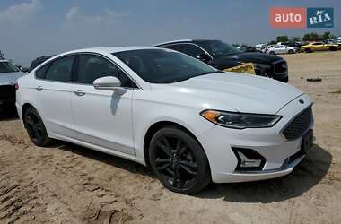 Седан Ford Fusion 2019 в 