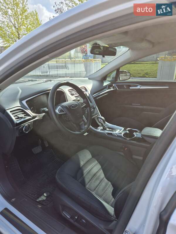 Седан Ford Fusion 2014 в Каменском