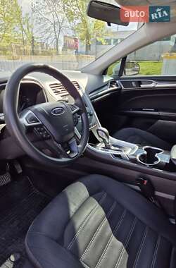Седан Ford Fusion 2014 в Кам'янському