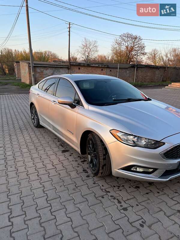 Седан Ford Fusion 2016 в Синельниково