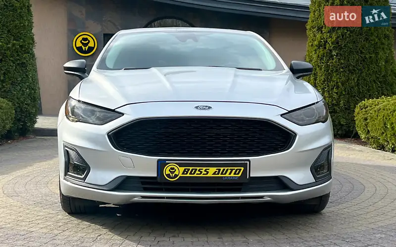 Седан Ford Fusion 2019 в 