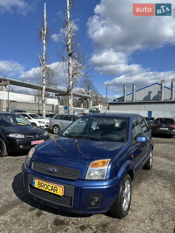 Хэтчбек Ford Fusion 2009 в 