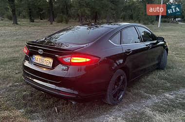 Седан Ford Fusion 2015 в 