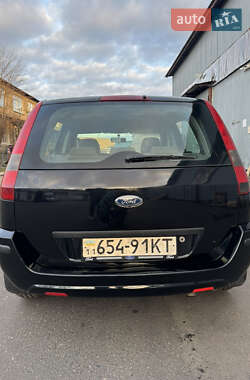 Хэтчбек Ford Fusion 2003 в 