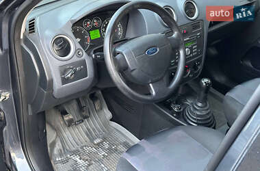 Хэтчбек Ford Fusion 2006 в 