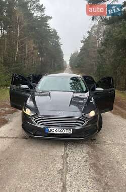 Седан Ford Fusion 2016 в 