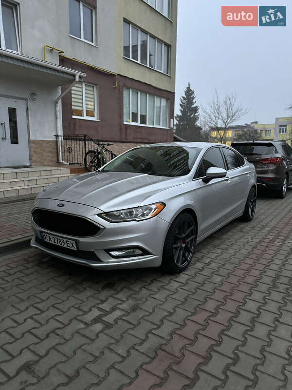 Седан Ford Fusion 2017 в 