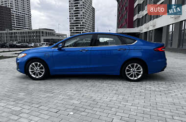Седан Ford Fusion 2020 в 