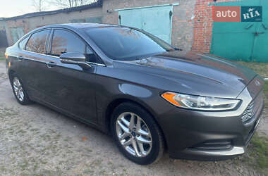 Седан Ford Fusion 2013 в 