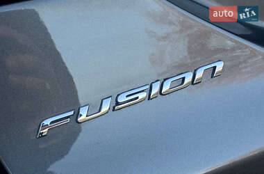 Седан Ford Fusion 2013 в 