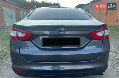 Седан Ford Fusion 2013 в 