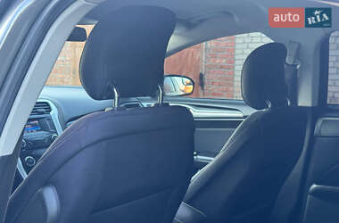 Седан Ford Fusion 2013 в 