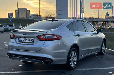 Седан Ford Fusion 2015 в 