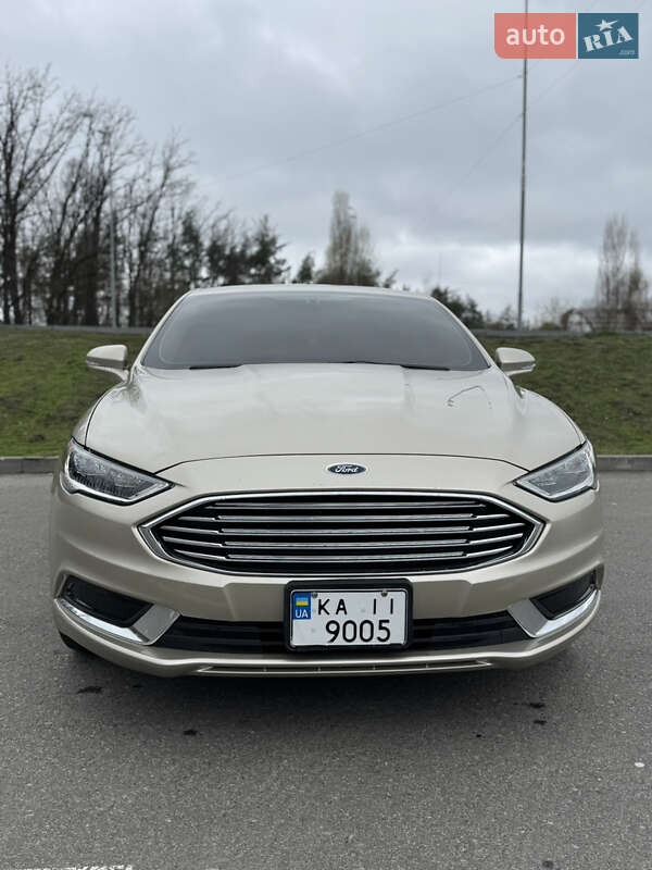 Седан Ford Fusion 2017 в 
