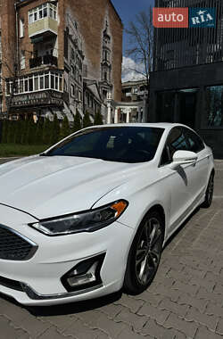 Седан Ford Fusion 2020 в 