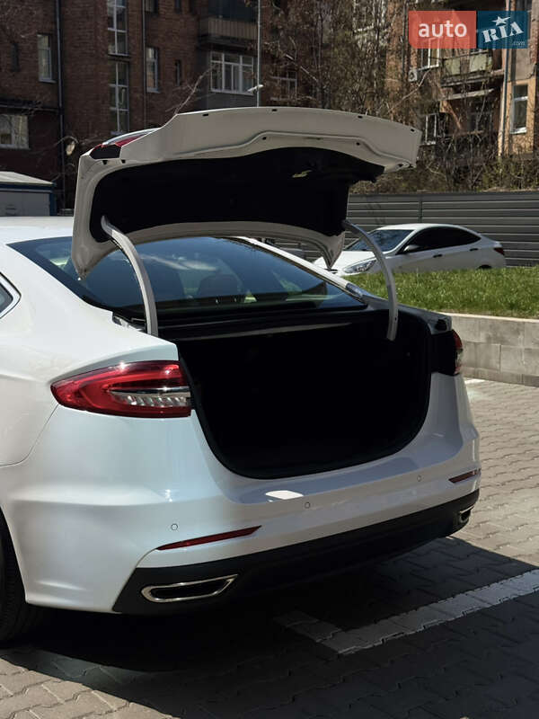Седан Ford Fusion 2020 в Харькове