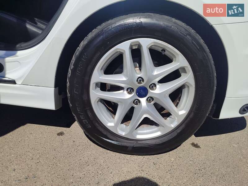 Седан Ford Fusion 2015 в Сумах