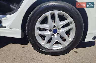 Седан Ford Fusion 2015 в 
