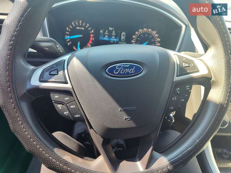 Седан Ford Fusion 2015 в Сумах