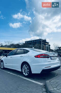 Седан Ford Fusion 2018 в Днепре