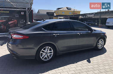 Седан Ford Fusion 2015 в 