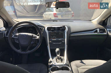 Седан Ford Fusion 2015 в 