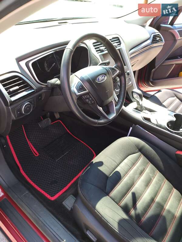 Седан Ford Fusion 2015 в Каменском