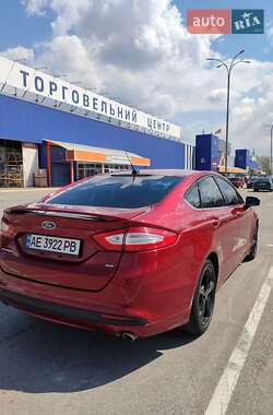 Седан Ford Fusion 2015 в 