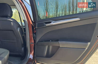 Седан Ford Fusion 2016 в 