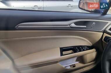 Седан Ford Fusion 2015 в 