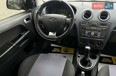 Хэтчбек Ford Fusion 2011 в 