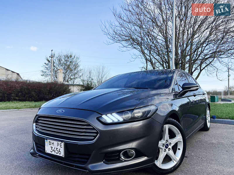 Седан Ford Fusion 2014 в 